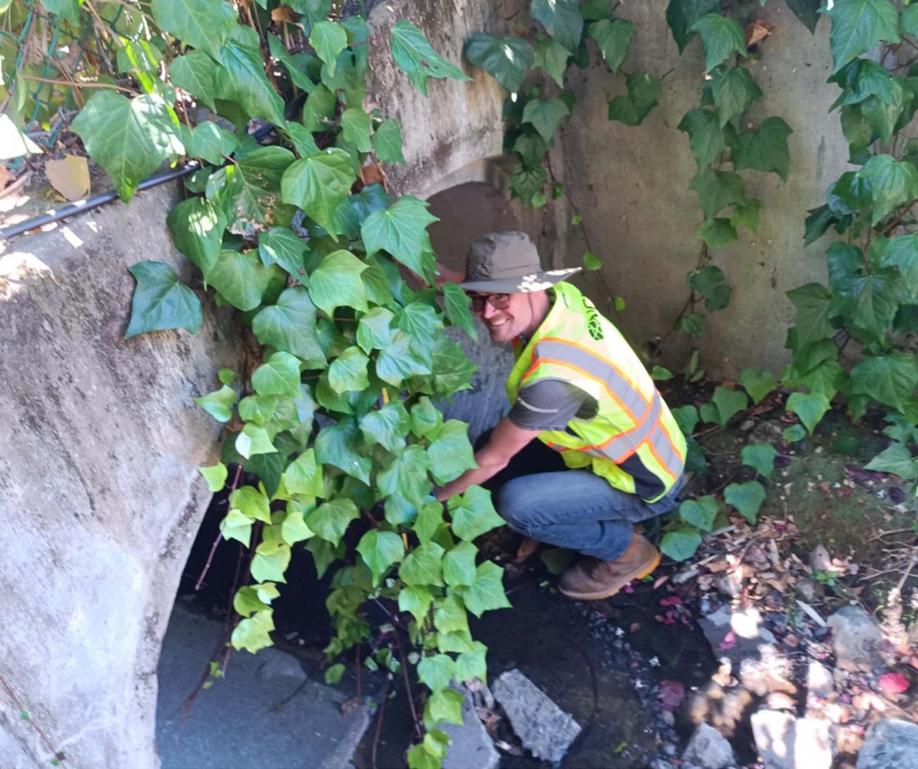 field working surveying water pipe