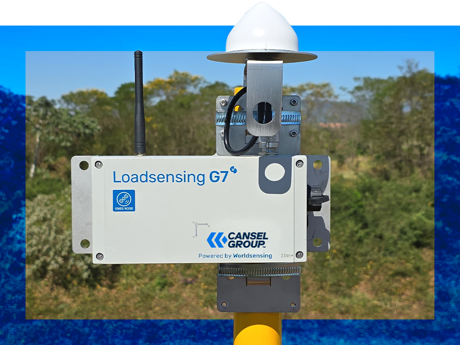 Worldsensing wireless GNSS meter on pole