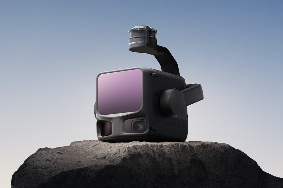 Produit Zenmuse L3 posé sur une roche