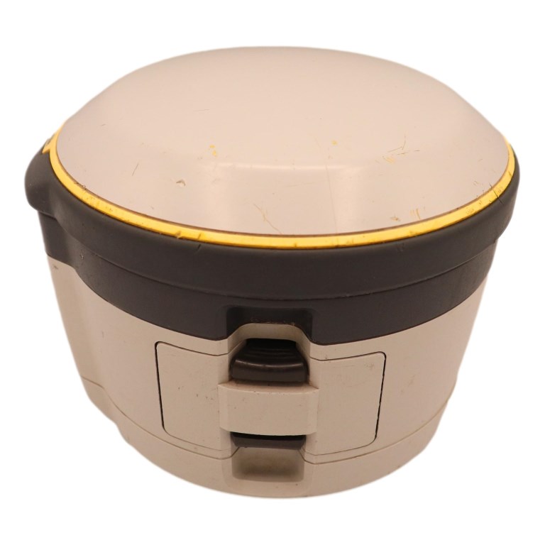 Pre-Owned Trimble R2 GNSS Receiver with Integrated 450 MHz Radio